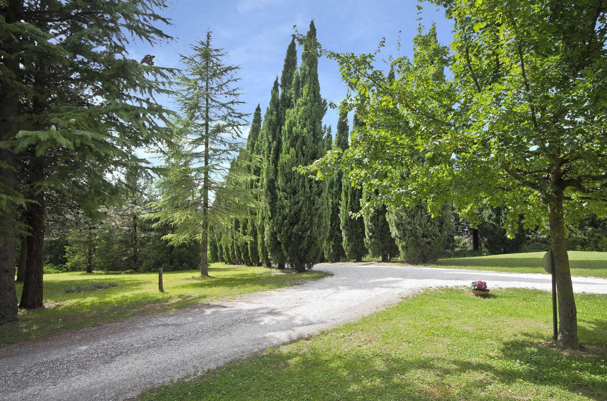Convento Di San Francesco Mondaino Bed & Breakfast Exterior photo